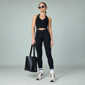 Set Croptop halter Negro + Legging pretina cruzada Negro