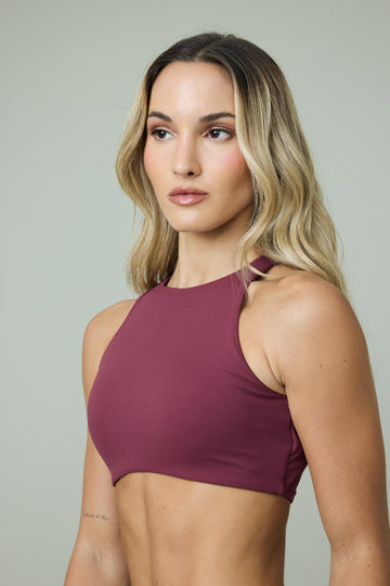 Top deportivo crop de cuello alto_Burdeo