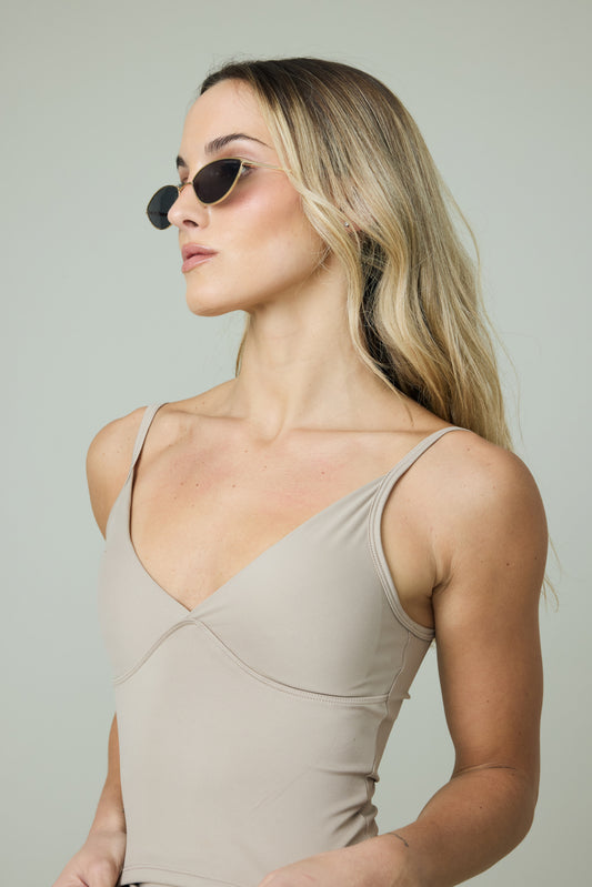 Croptop escote en V tirante ajustable_Arena