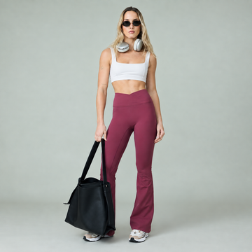 Set Peto recto Milk + Flare pant pretina cruzada Burdeo