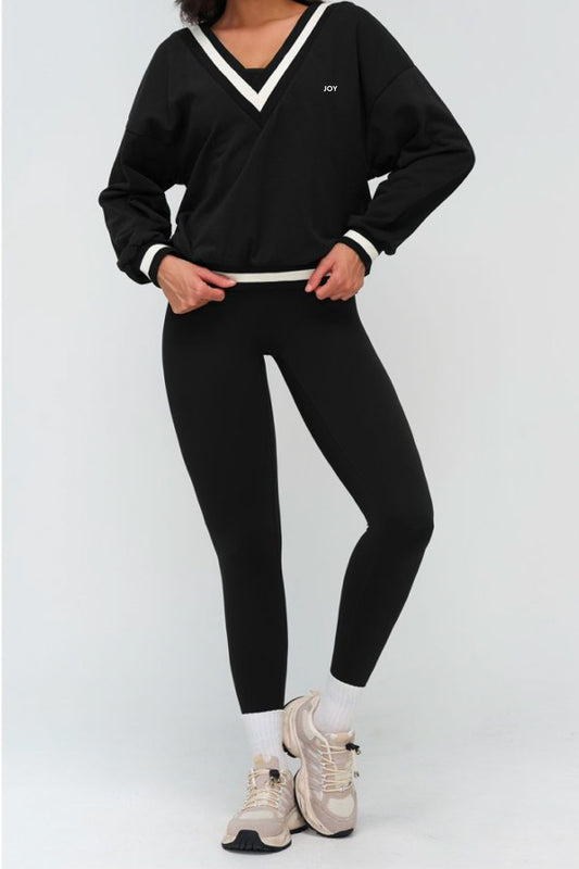 Polerón de cuello V con rib contrastado_Negro